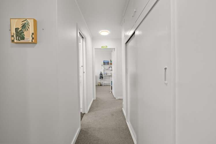 8 Woodham Drive Allenton_16