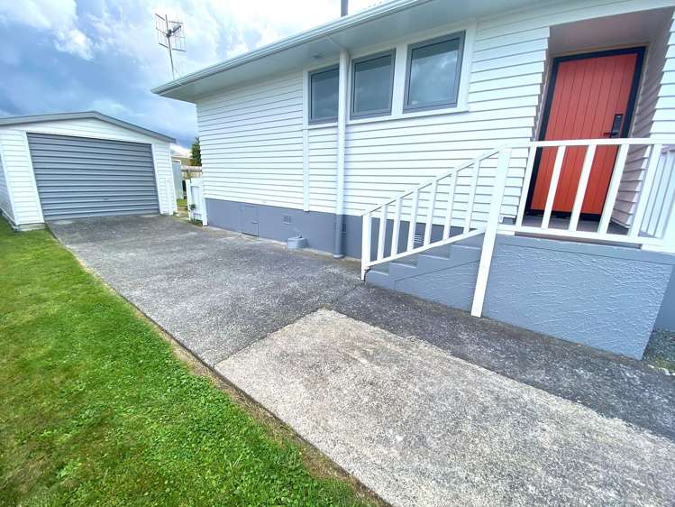 3 Milne Road Mangakakahi_23