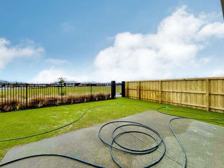 8 Muldowney Drive 11103_18