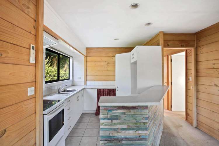 13 Valerie Crescent Okura_17