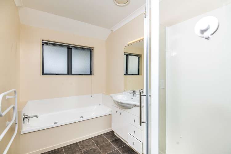 68 Erlestoke Crescent Churton Park_19