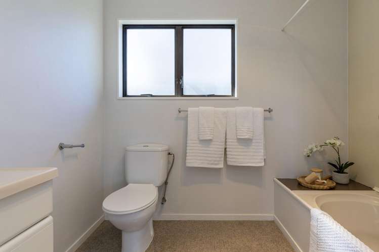 2/10 Koha Road Town Centre_23