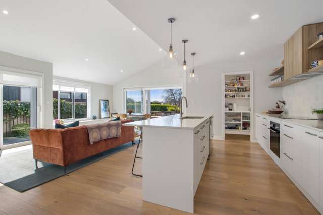 Luxury Freehold Living with Second Lounge!