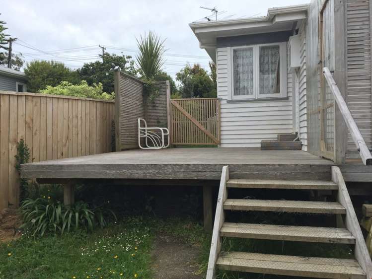 91 Beach Road Mellons Bay_11