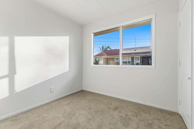 93 Flat Bush Road Clover Park_9