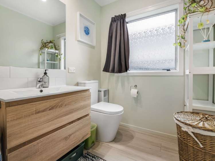 2/6 Short Street Papakura_13