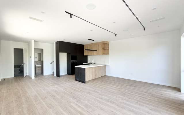 80F Tukutata Crescent Milldale_2