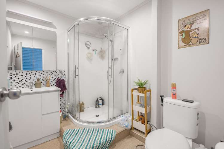 253 Whitford Road Whitford_18