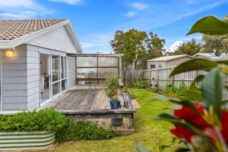 1/8 Atlantis Place Totara Vale_19