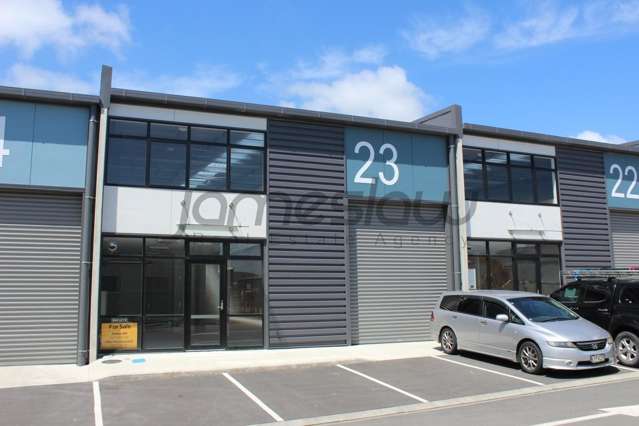 268sqm Modern High Stud Warehouse in Wiri