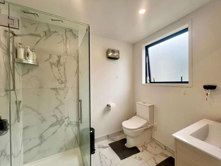 5/24 Yeovil road Te Atatu Peninsula_11