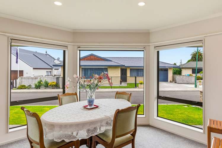 6 Campbell Grove Levin_25