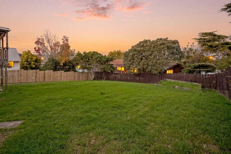 12 Raelene Place Massey_22