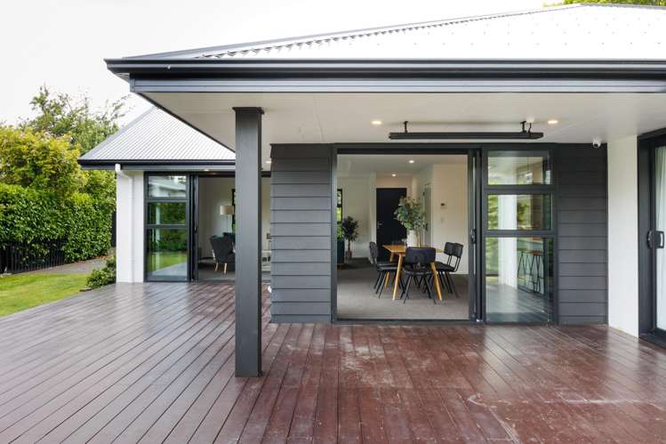 324A College Street West End_5