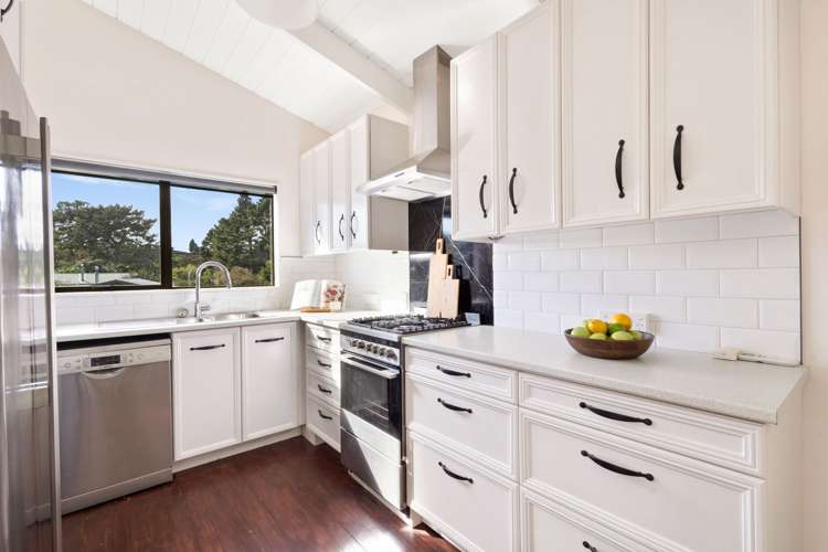 38 Carlton Terrace Westown_12