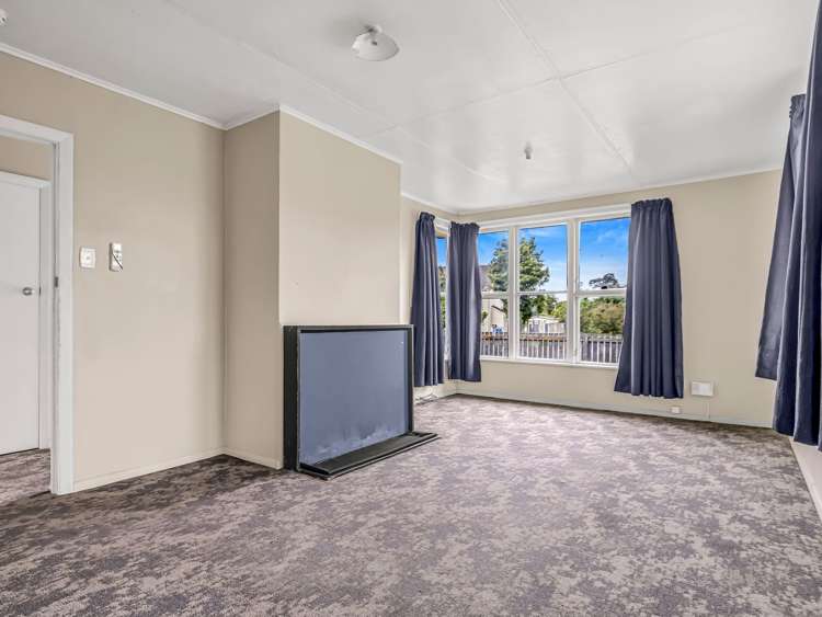 12 & 12a Bellingham Crescent Fordlands_11