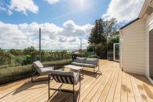 Private Retreat, Harbour Views