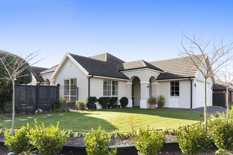 2 Applefield Court Northwood_23