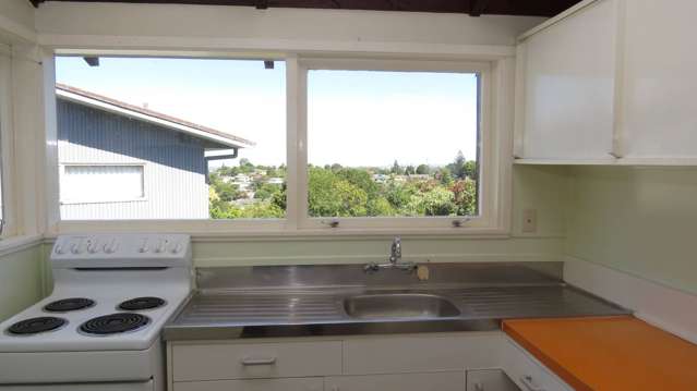 1/41 Girrahween Drive Glenfield_4