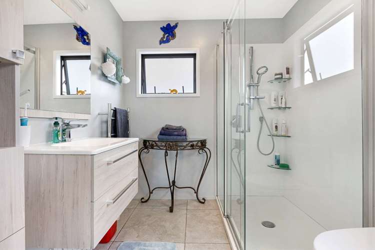 5 Ronas Place Kaingaroa_11