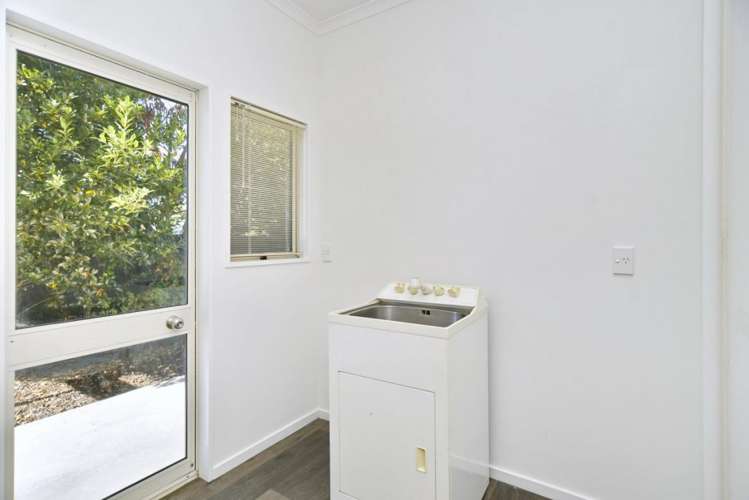 3 Glastonbury Drive Burwood_15