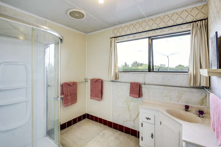 608 Murdoch Road East Akina_17