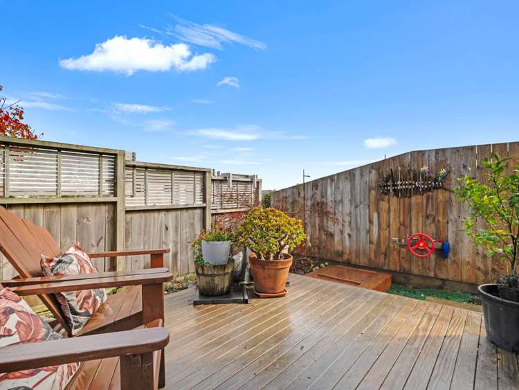 76 Accolage Boulevard_1