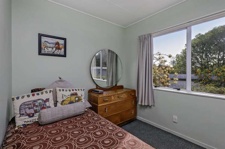 14b Holmes Place Flaxmere_7