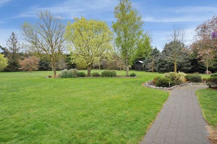 454 Johns Road Fernside_33