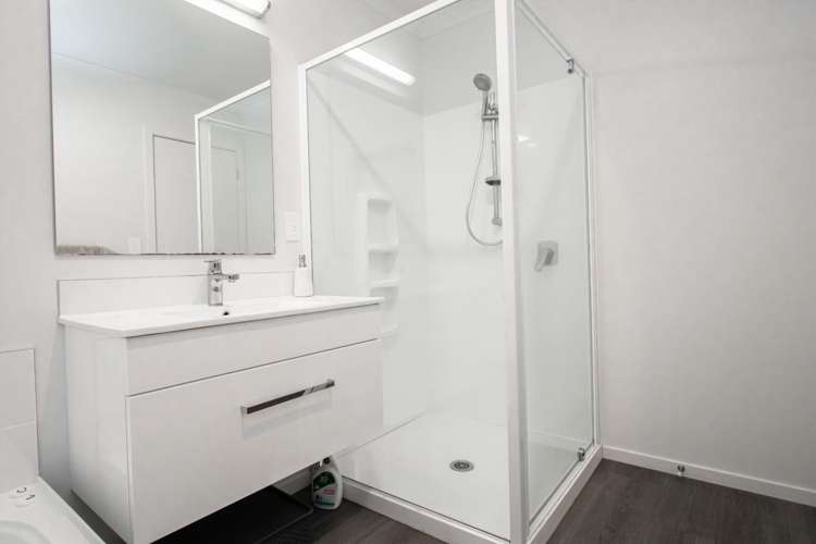 1313A Victoria Street 3283_18