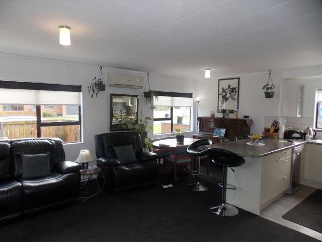 1 Roots Street West Feilding_2