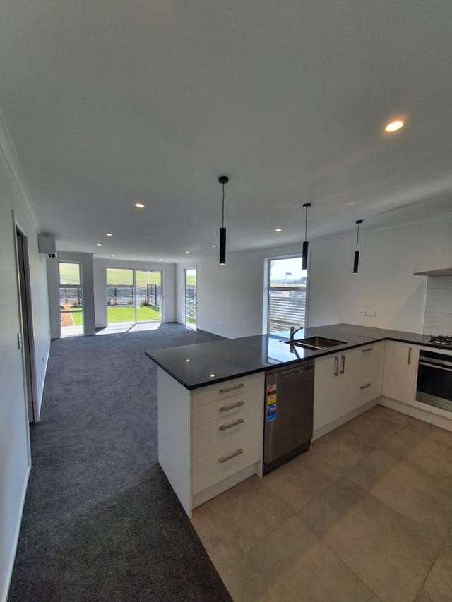 34 Karearea Avenue Porirua_3