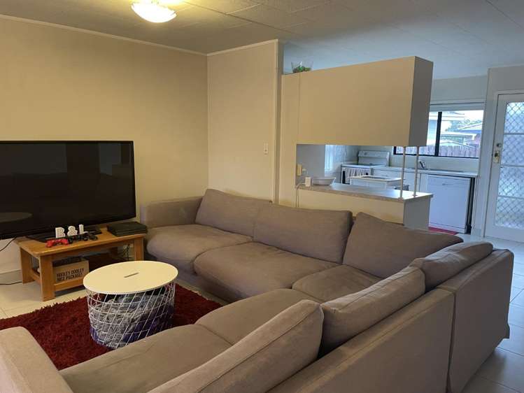 2/1 Barbados Dr Unsworth Heights_4