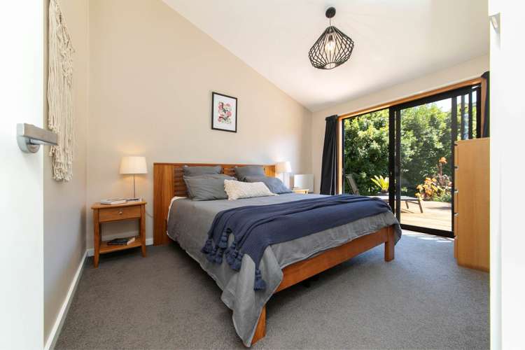8 Landing Road Titirangi_13