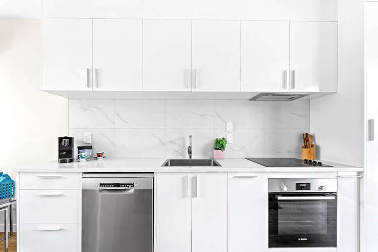 7/8 Bagnall Avenue Pt England_4