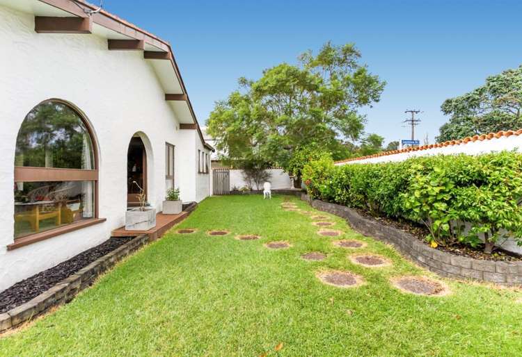 A/37 Beach Road Manly_3