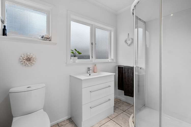 20 Emmett Street Greerton_10