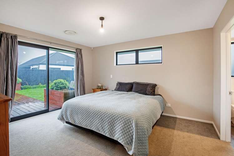 26 Bonecrusher Street Lincoln_15