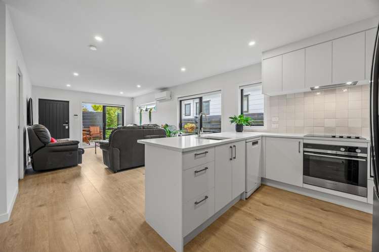 22D Borrowdace Avenue Botany Downs_7