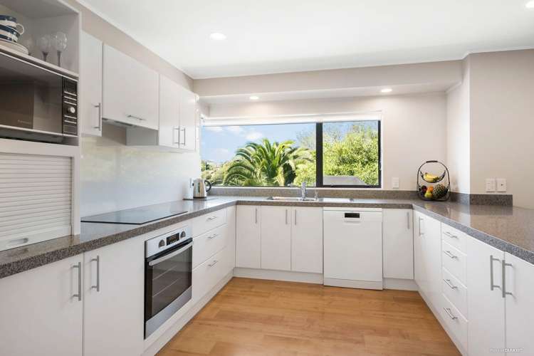 8 Crestview Place Browns Bay_9