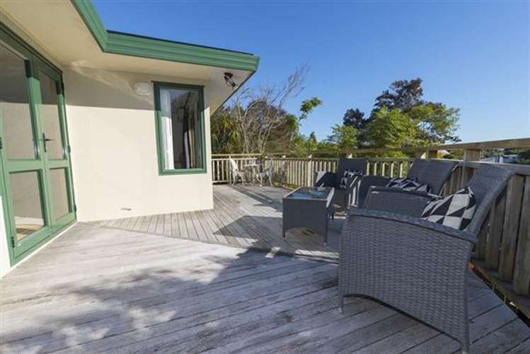 37a Amberley Avenue Te Atatu South_19
