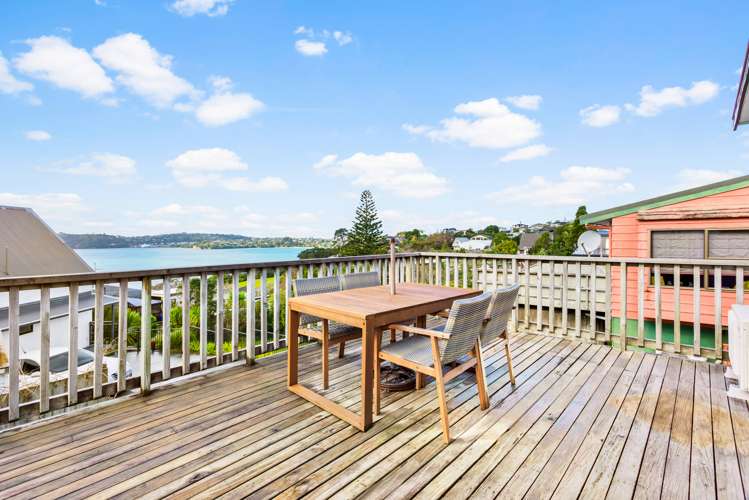 23 Melandra Road Stanmore Bay_12