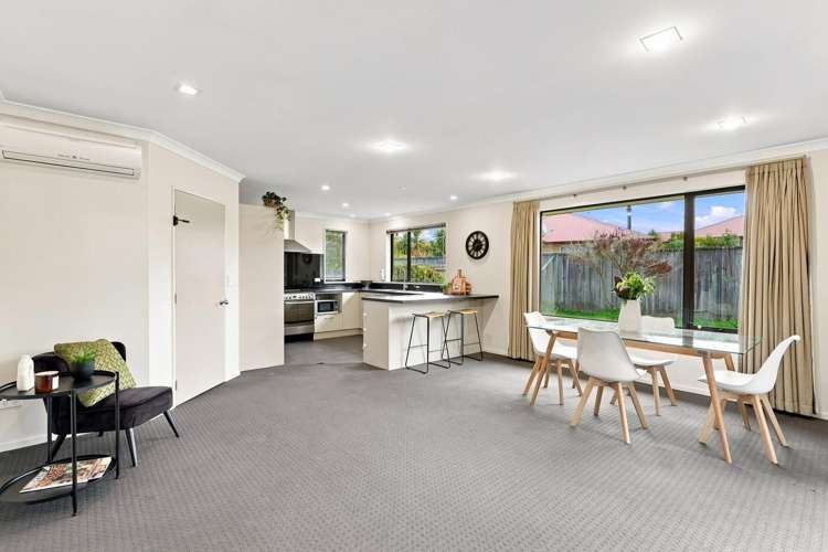 8 St Clair Close_3