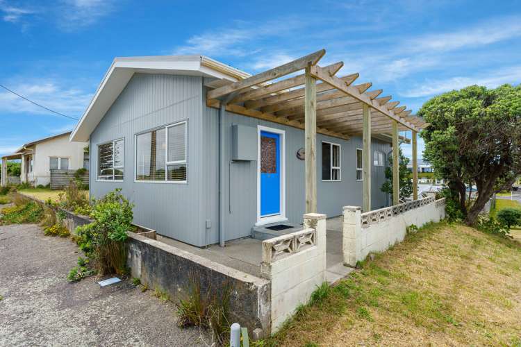 22 Marine Parade Otaki Beach_2