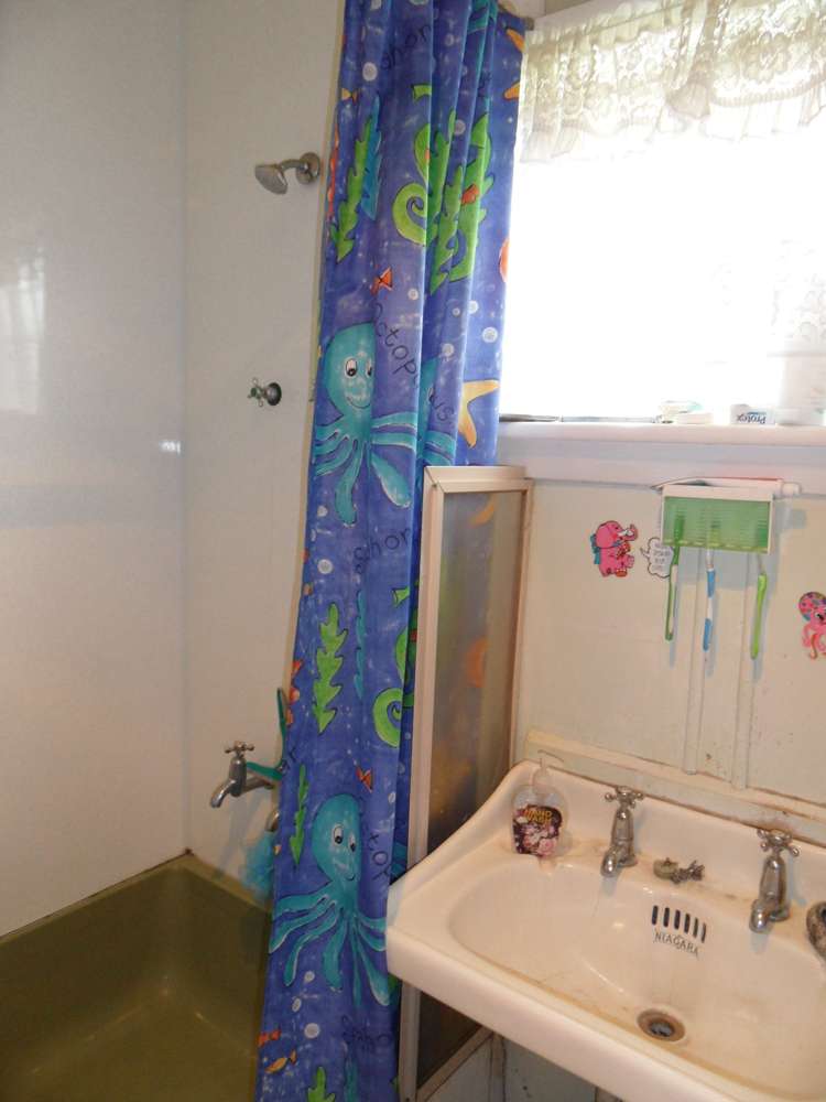 3 Esplanade Kaka Point_9