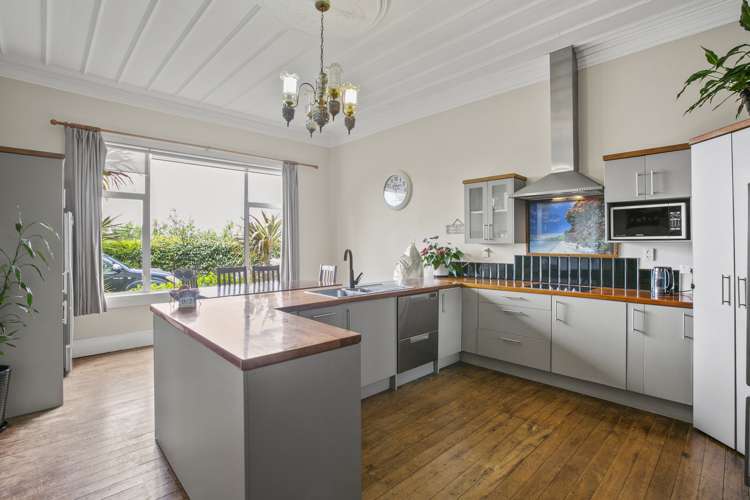 676 Upland Road Egmont Village_4