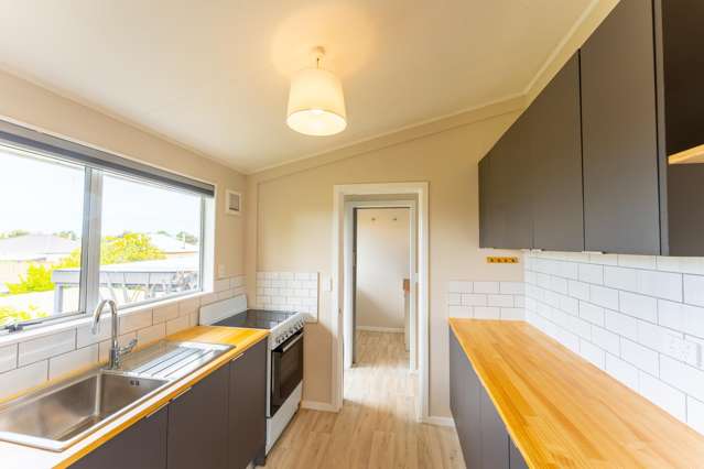 2/23 Baker Street West End_1