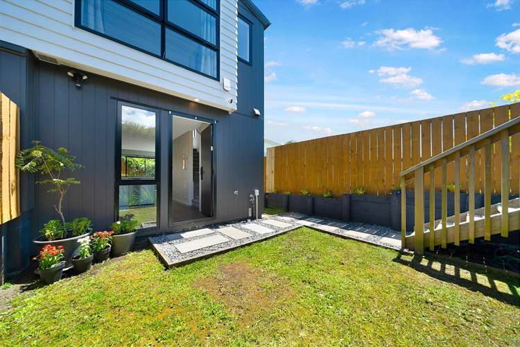2E Milich Terrace Te Atatu South_1