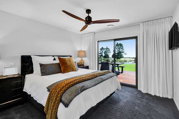 90 Peters Road Egmont Village_16