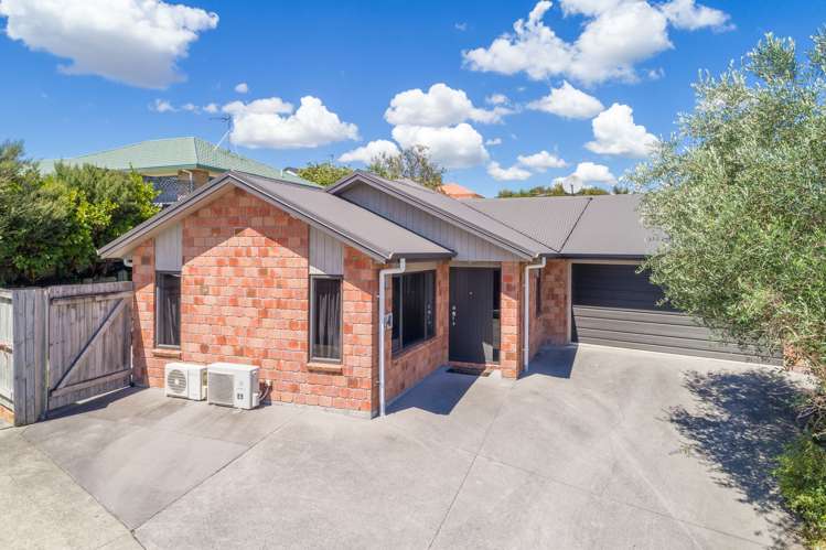 24 Pointon Glade Grandview Heights_1